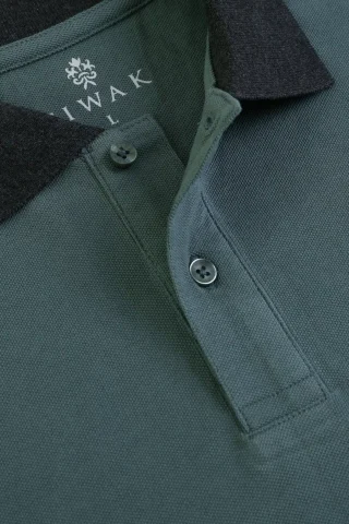 comfortable cotton polo with collar detail close up